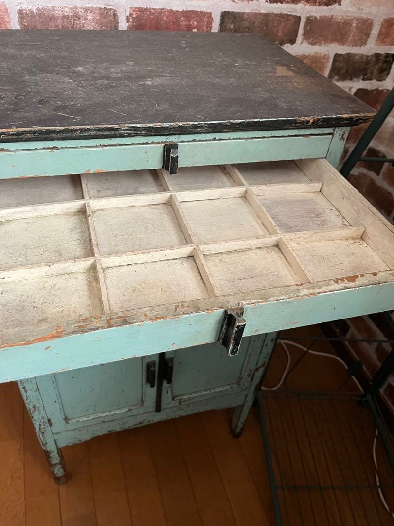 週末再お値下げ　キャビネット　医療棚　ペールグリーン　レトロ　古家具