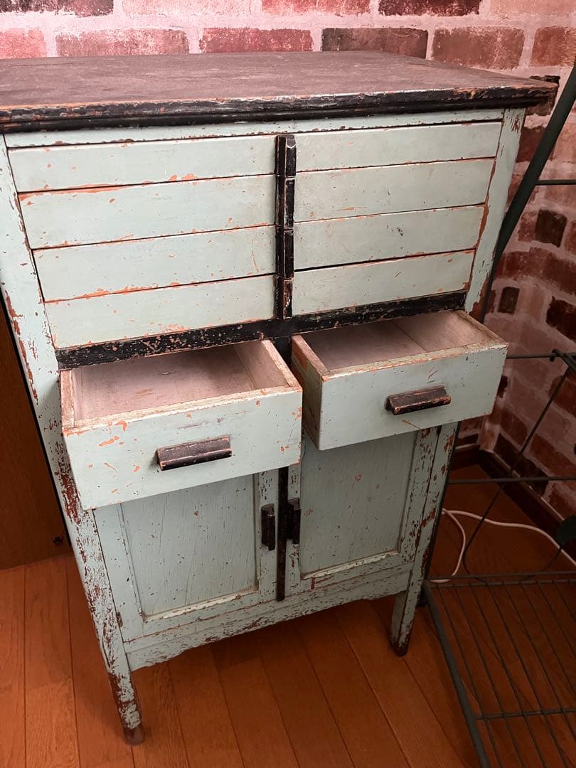 週末再お値下げ　キャビネット　医療棚　ペールグリーン　レトロ　古家具