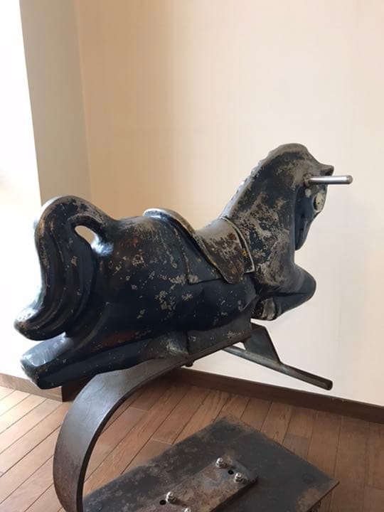 ヴィンテージ　アメリカ　鉄馬　メリーゴーランド　遊具