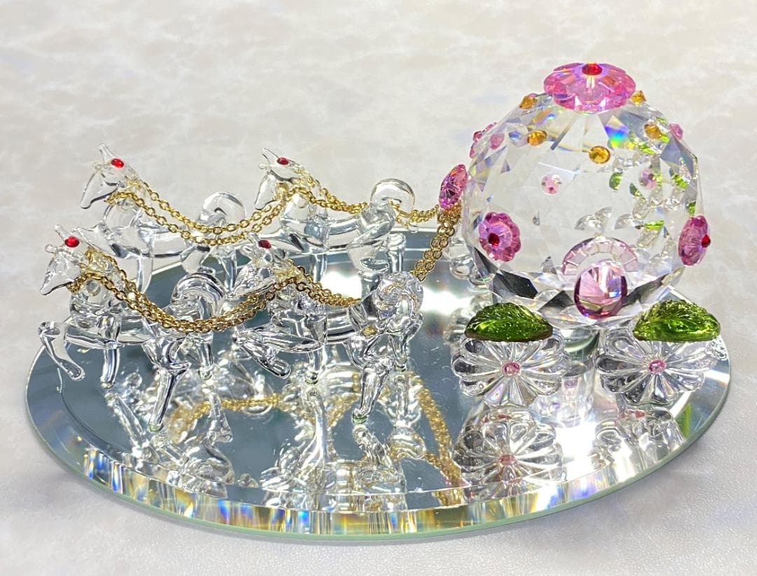 ■米国クリスタルワールド社 馬車の置物