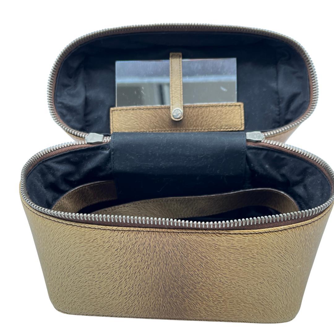 サルヴァトーレフェラガモ バニティバッグ ガンチーニ