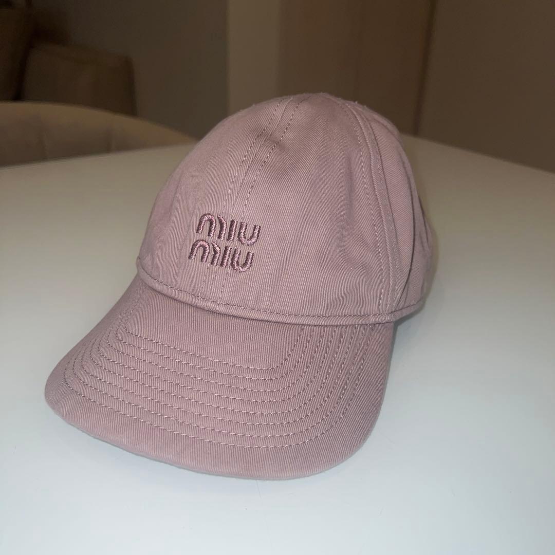 MIU MIU ピンク ドリルベースボールキャップ Sサイズ