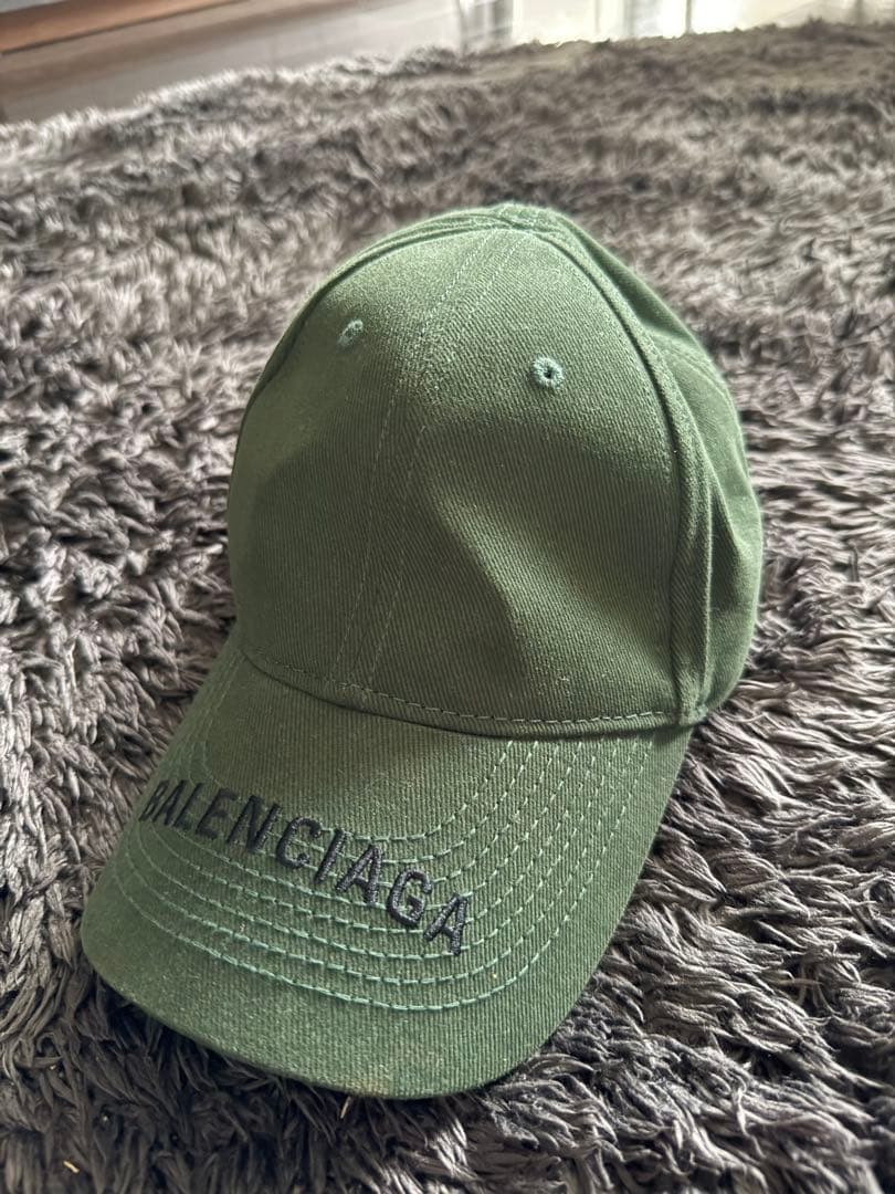 BALENCIAGA オリーブグリーン キャップ