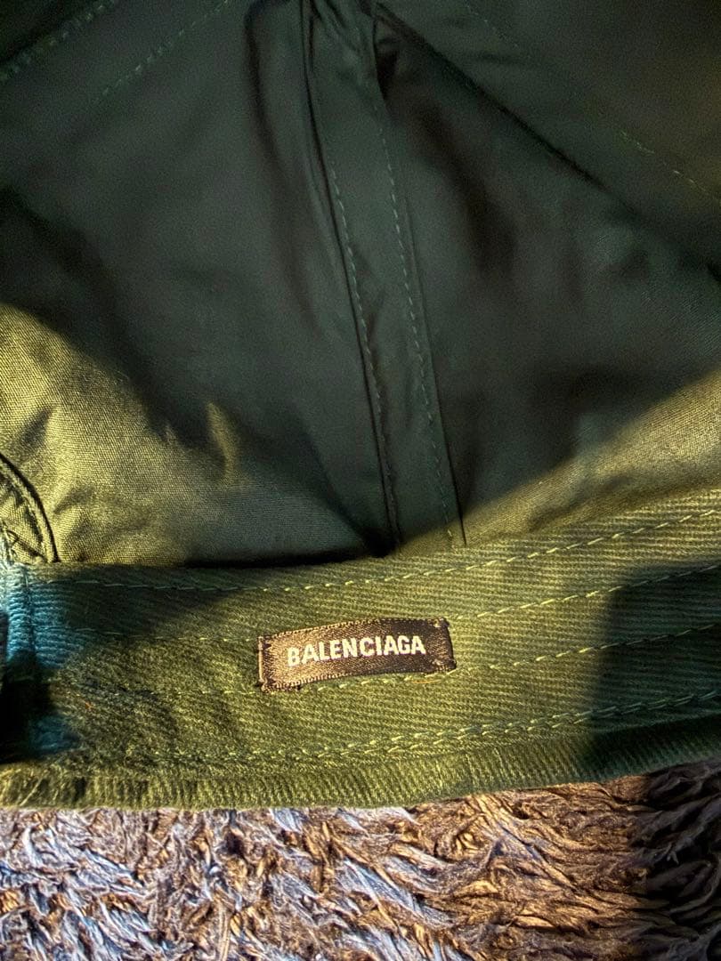 BALENCIAGA オリーブグリーン キャップ