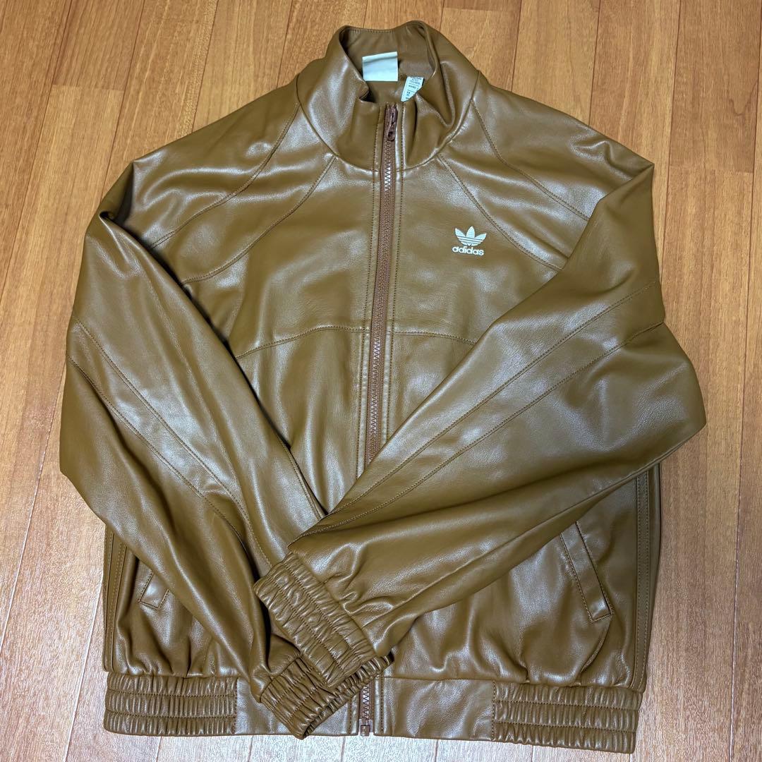 【 adidas 】フェイクレザージャケット　ブラウン　XS