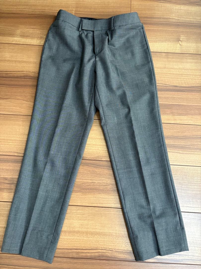 HILTON 洋服の青山　グレー無地パンツスーツ サイズ上11号下13号