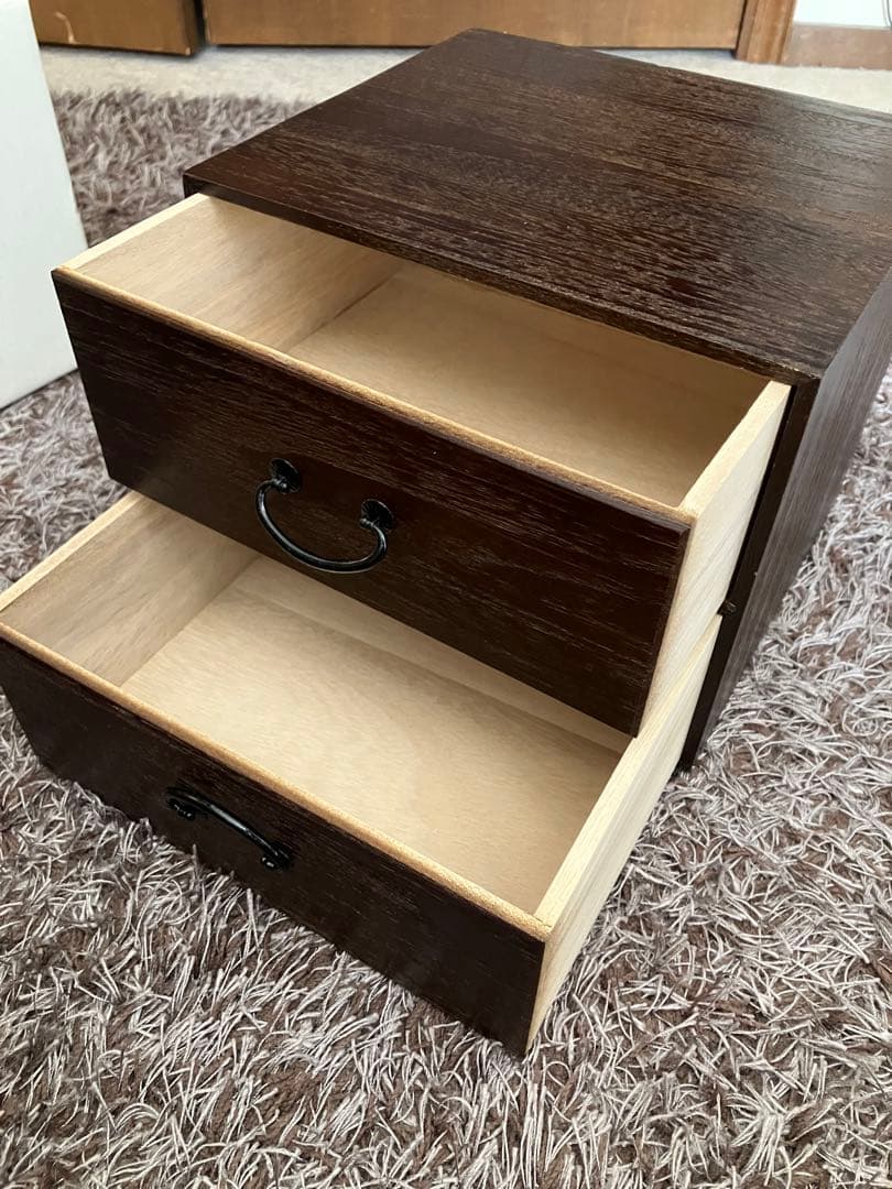 小さな桐箪笥