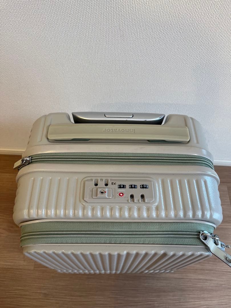イノベーター　キャリーケース INV30 21L