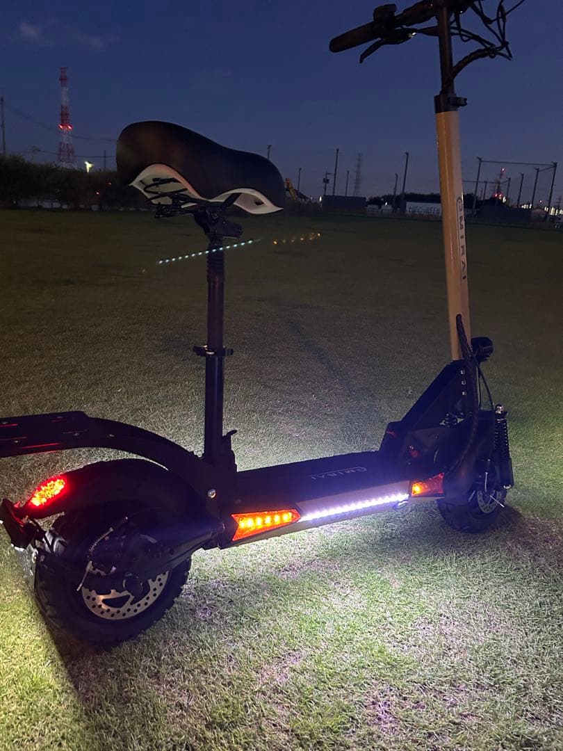 日本製EVスクーター　アバンブラック　サドル付き新品撮影車一台最大5年保証