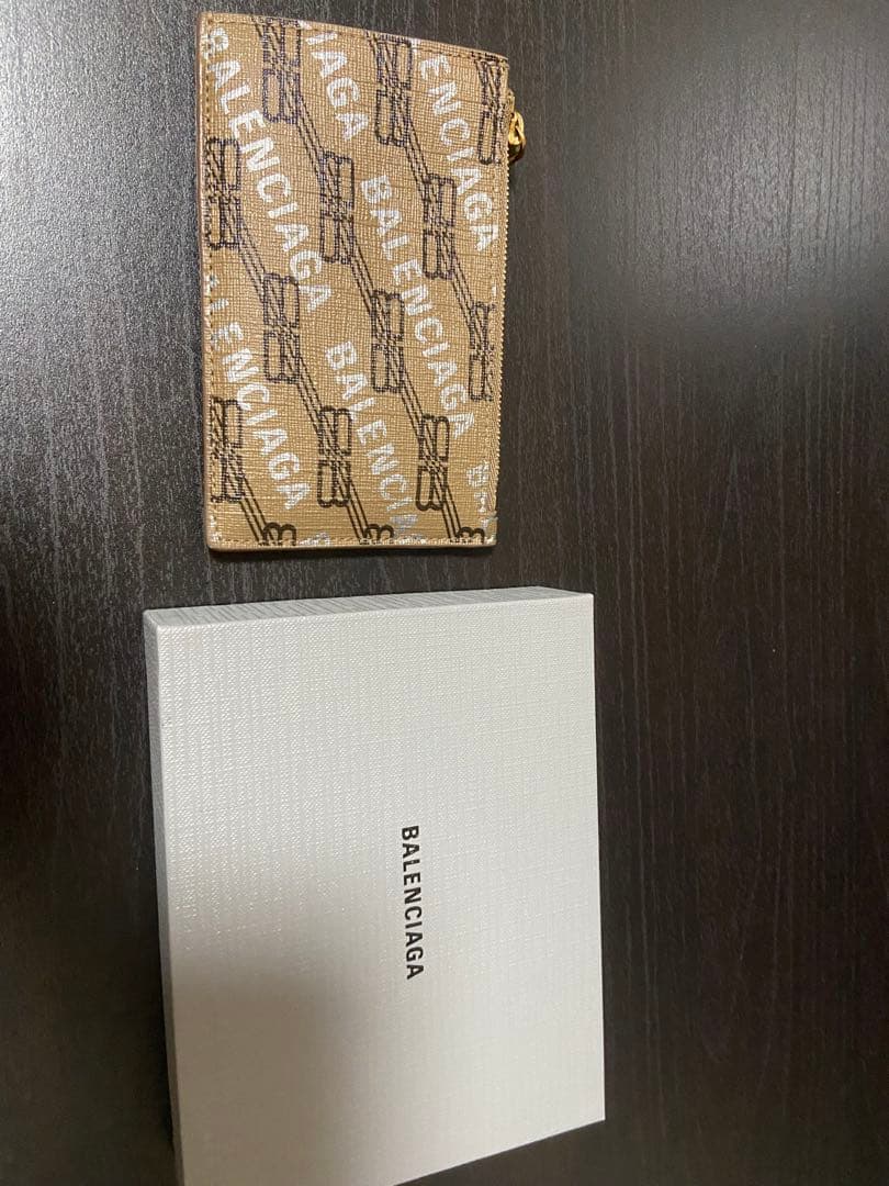 BALENCIAGA 美品　ロゴプリント ケース