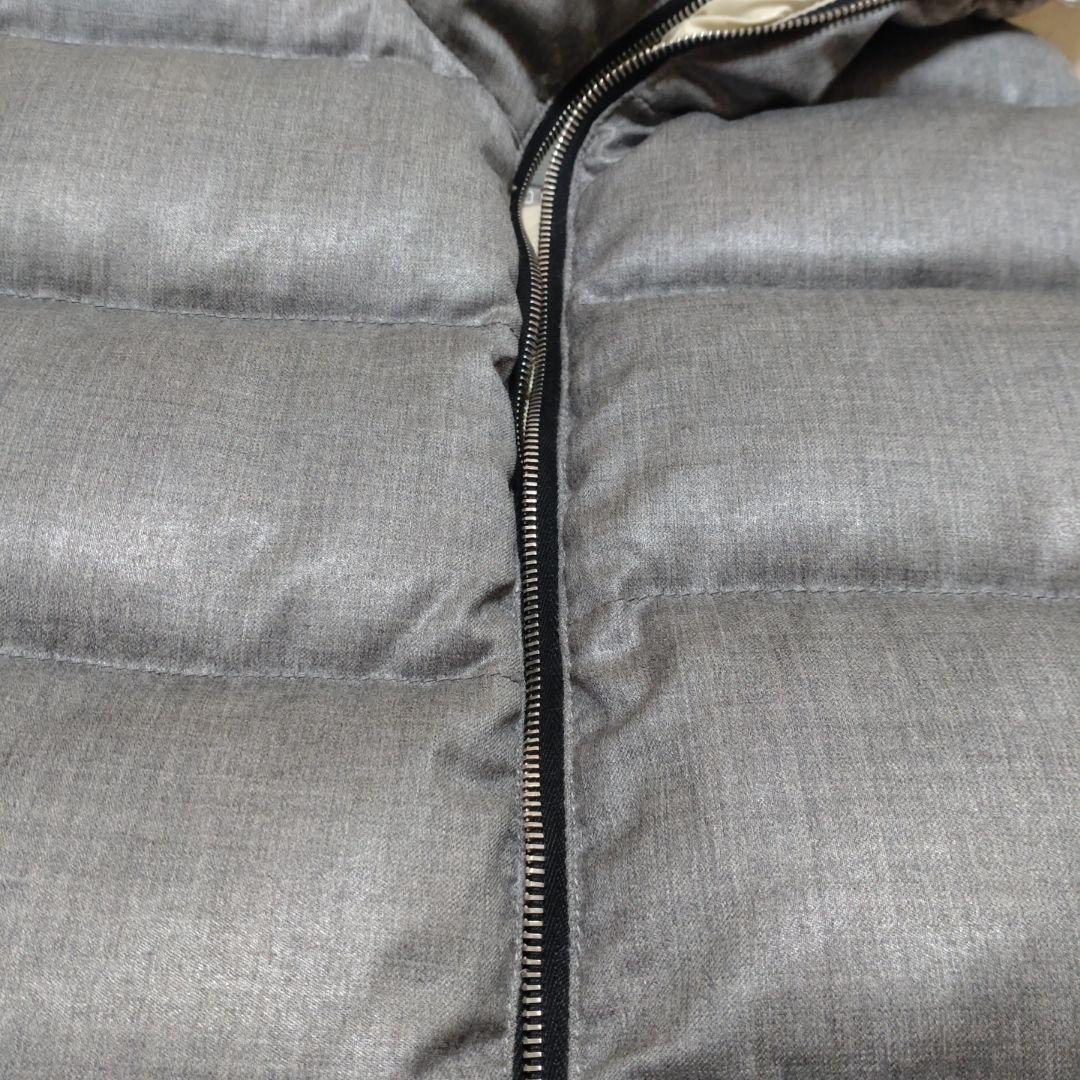 DUVETICA フード付きグレーダウンベスト　　サイズ40