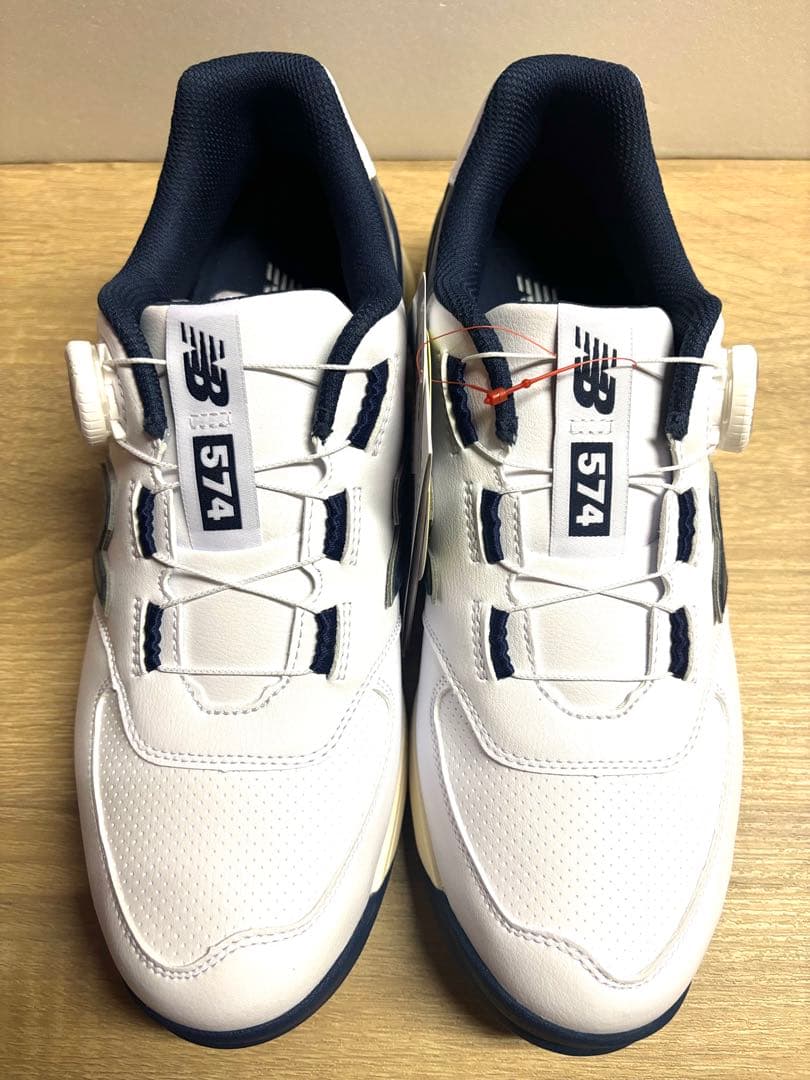 未使用 23.5cm 2E ニューバランスゴルフシューズUGBS574Jホワイト