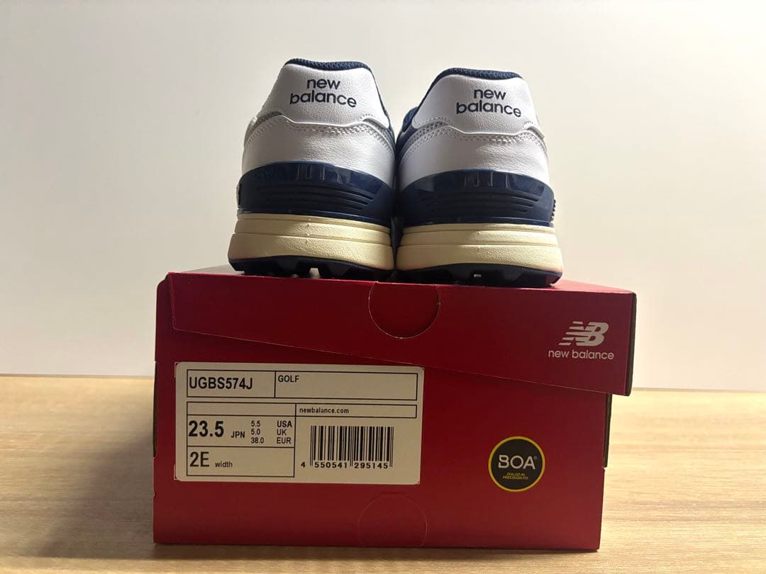 未使用 23.5cm 2E ニューバランスゴルフシューズUGBS574Jホワイト