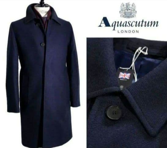 アクアスキュータム　高級ステンカラーコート　ネイビー