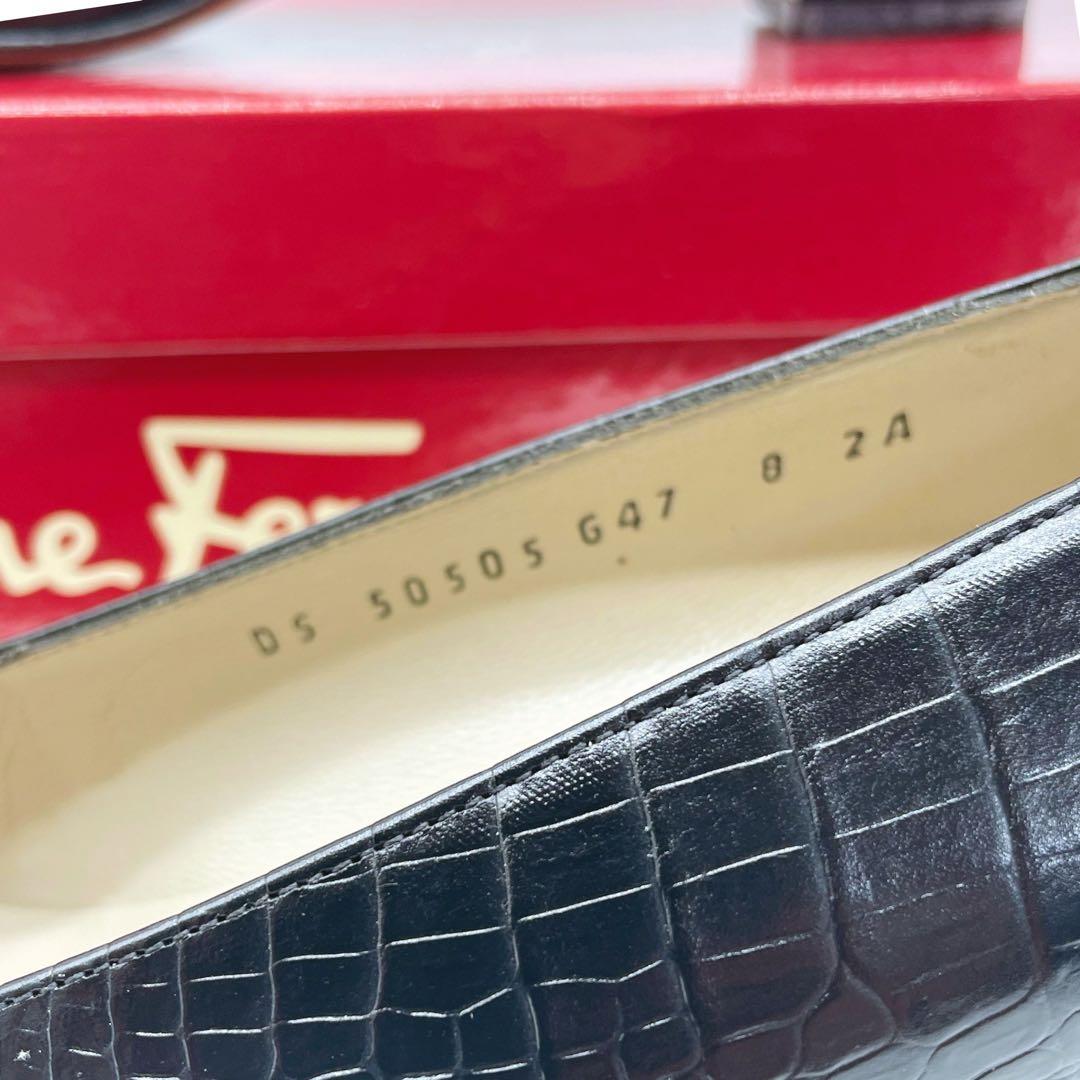 未使用品 Salvatore Ferragamo 黒 クロコ型押し