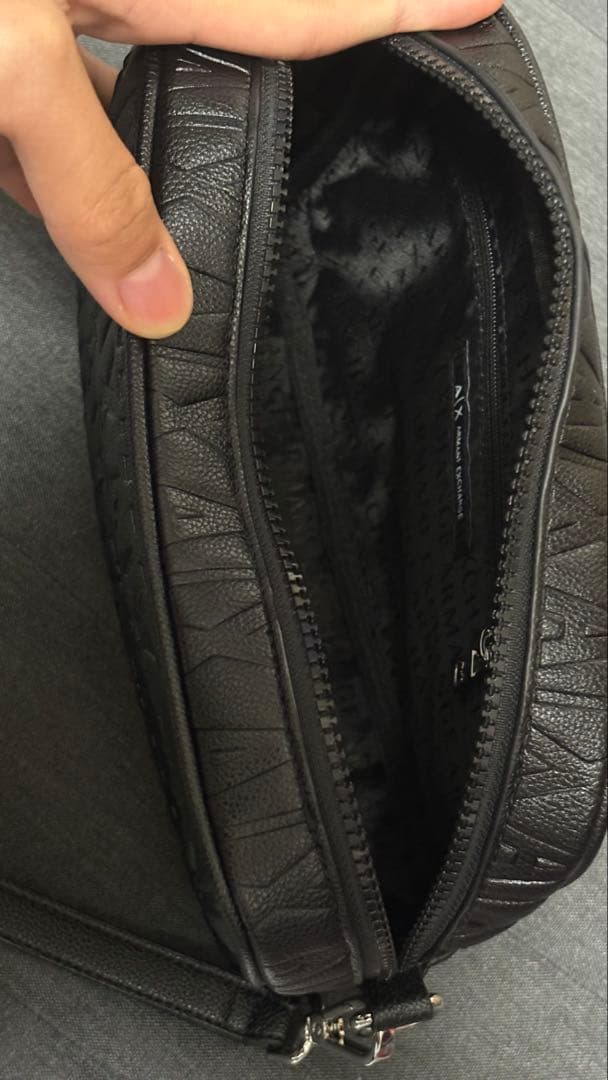 AIX ARMANI EXCHANGE ポーチバッグ