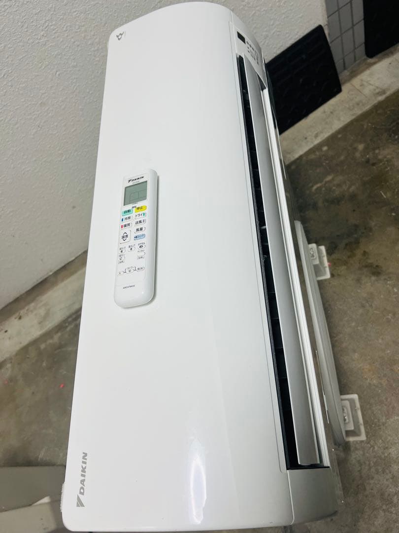 Daikin ルームエアコンAN22UESK-W　主に6-8畳　2017年製