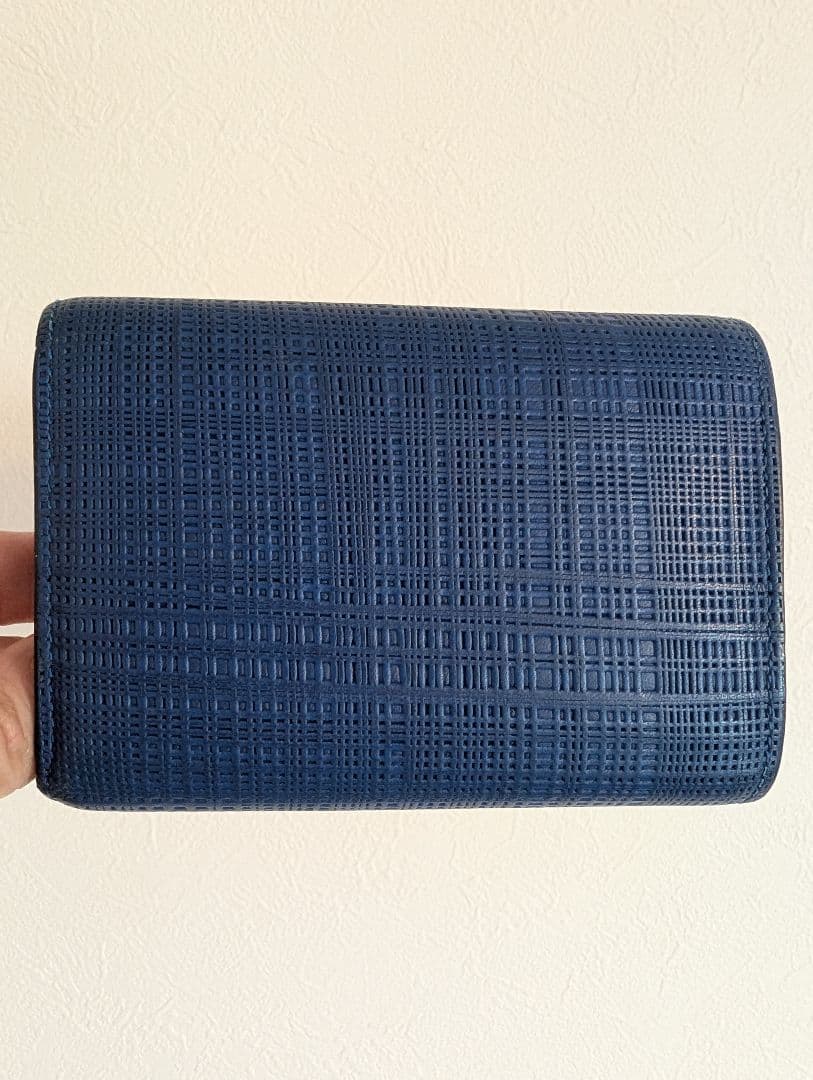 三つ折り財布　LOEWE