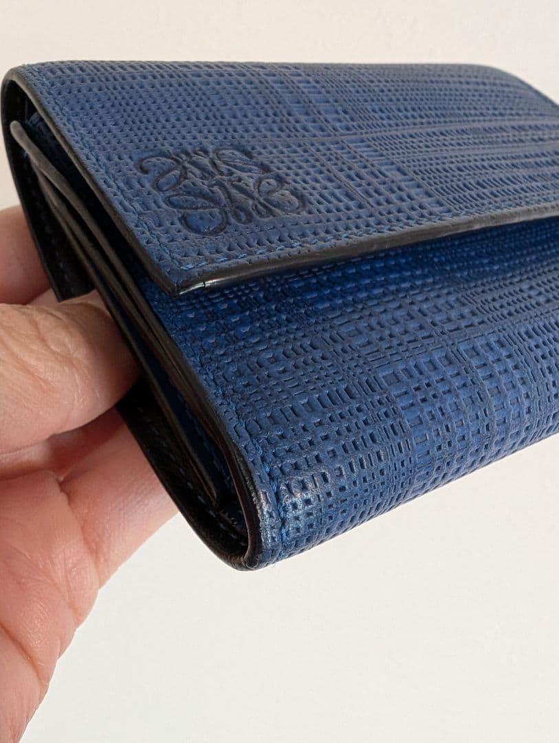 三つ折り財布　LOEWE