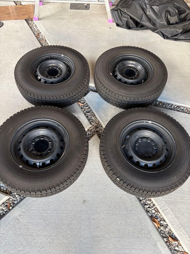 2023年製　ブリザック VL10 195/80R15 スタッドレス　ハイエース