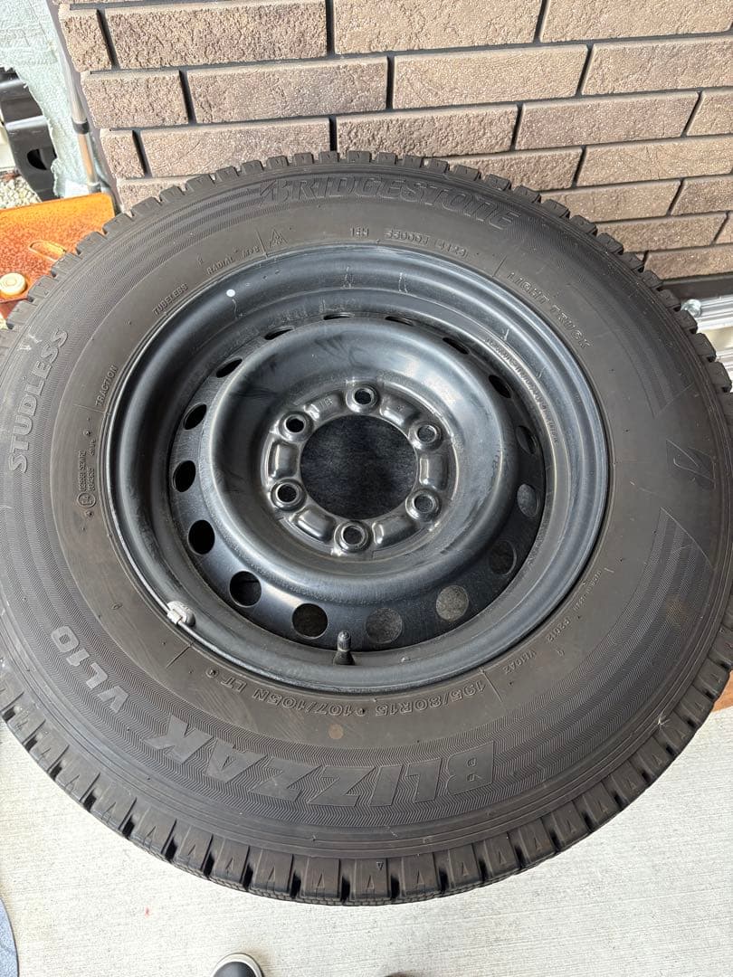 2023年製　ブリザック VL10 195/80R15 スタッドレス　ハイエース
