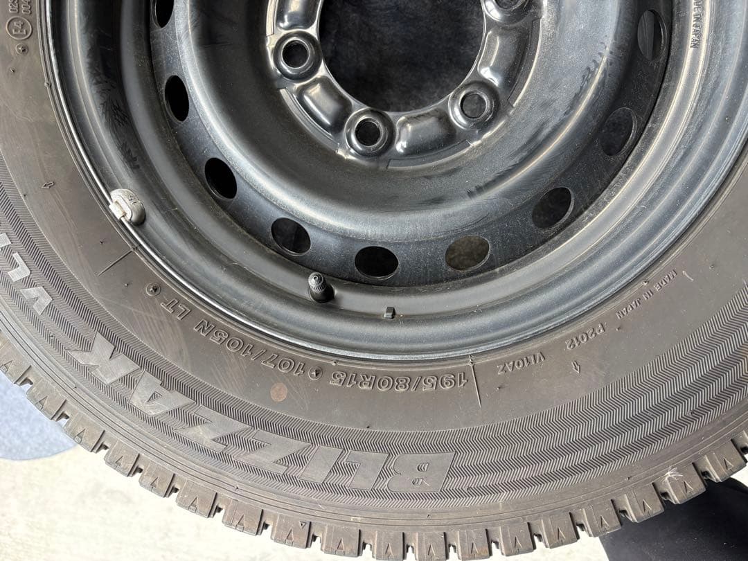 2023年製　ブリザック VL10 195/80R15 スタッドレス　ハイエース