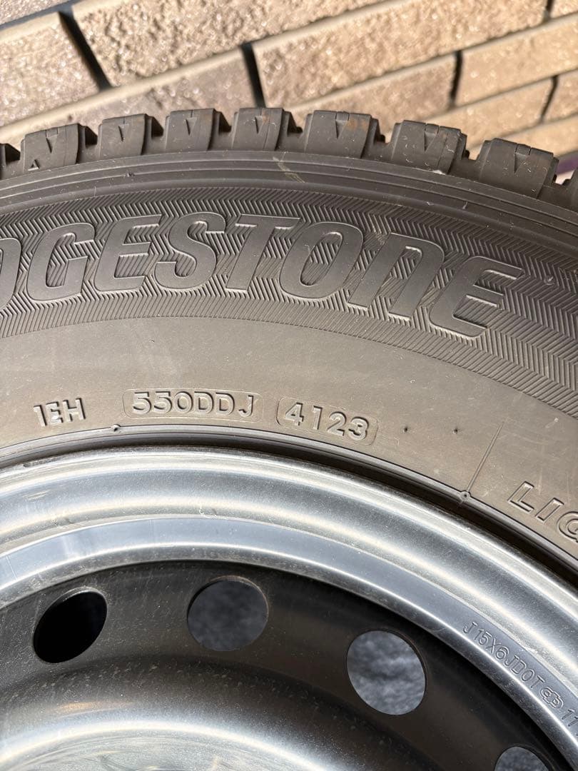 2023年製　ブリザック VL10 195/80R15 スタッドレス　ハイエース