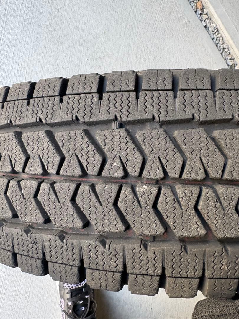 2023年製　ブリザック VL10 195/80R15 スタッドレス　ハイエース