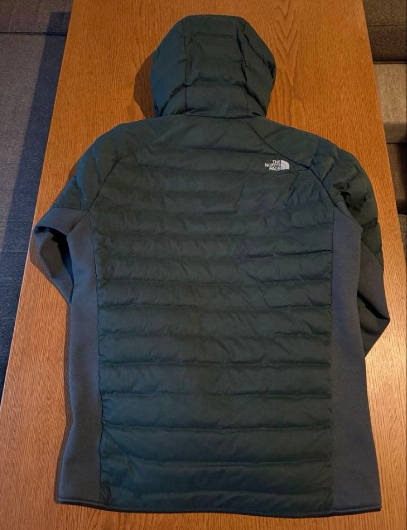 ノースフェイスTHE NORTH FACE レッドラン フーディ サイズ L