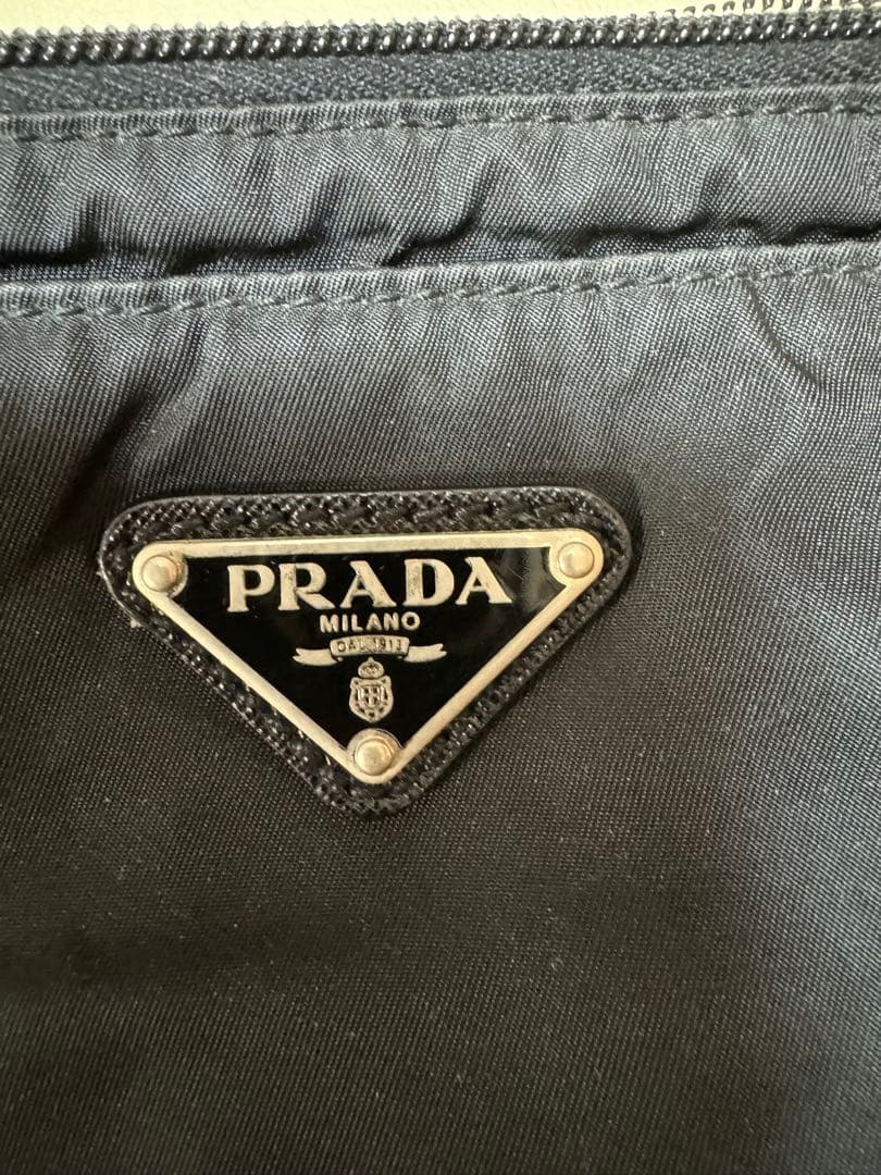 プラダ　ナイロン　メッセンジャーバック