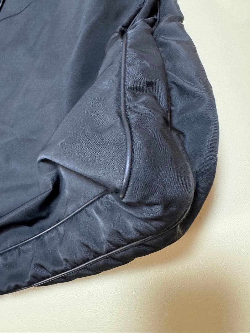 プラダ　ナイロン　メッセンジャーバック