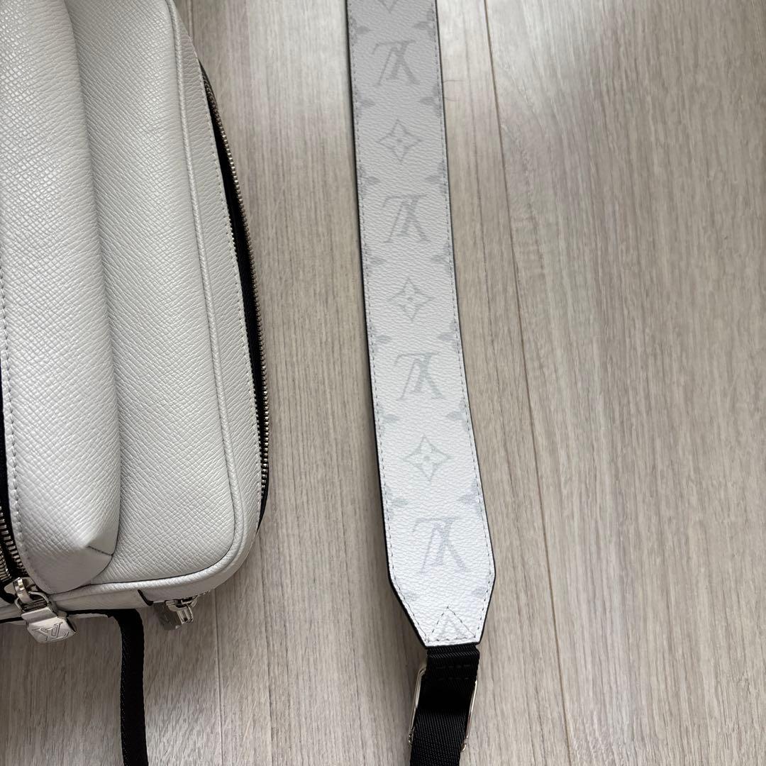 ルイヴィトン　タイガラマ アウトドア メッセンジャー　ショルダーバッグ