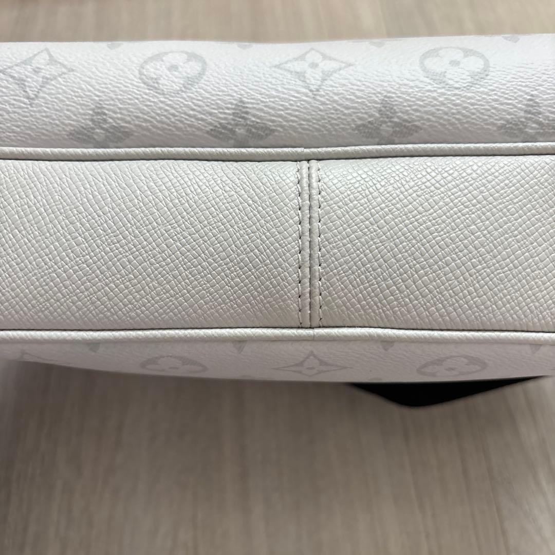 ルイヴィトン　タイガラマ アウトドア メッセンジャー　ショルダーバッグ