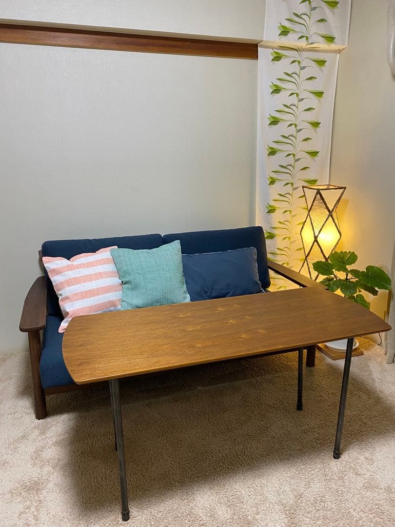 ウォールナット突板テーブル　カフェテーブル　ソファで食事ができる高さ60cm