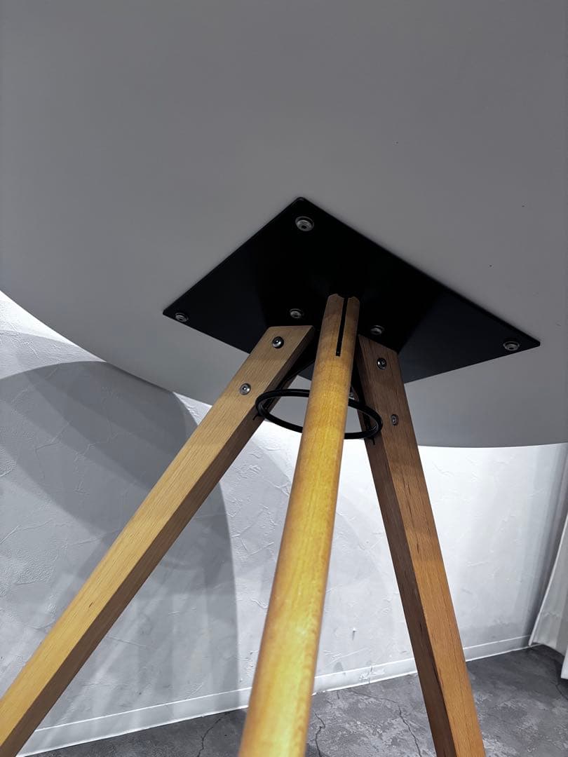 HAYに、似た円形 白 ダイニングテーブル 北欧風 韓国カフェテーブル 韓国女子