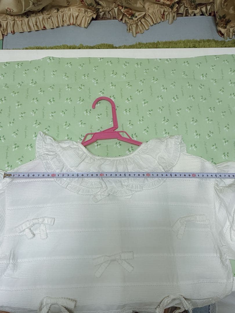 ワンダフルワールド　半袖リボンフリルオーバーブラウス