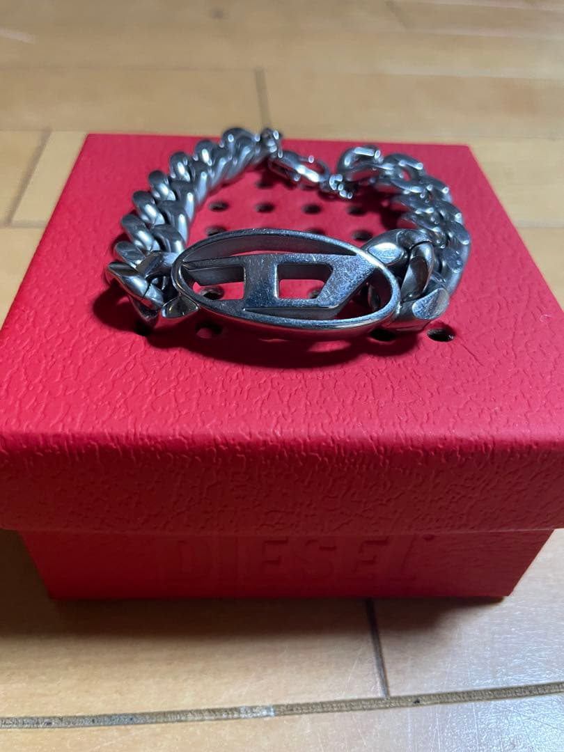 り*ん様 DIESEL DX1432 シルバーチェーンブレスレット