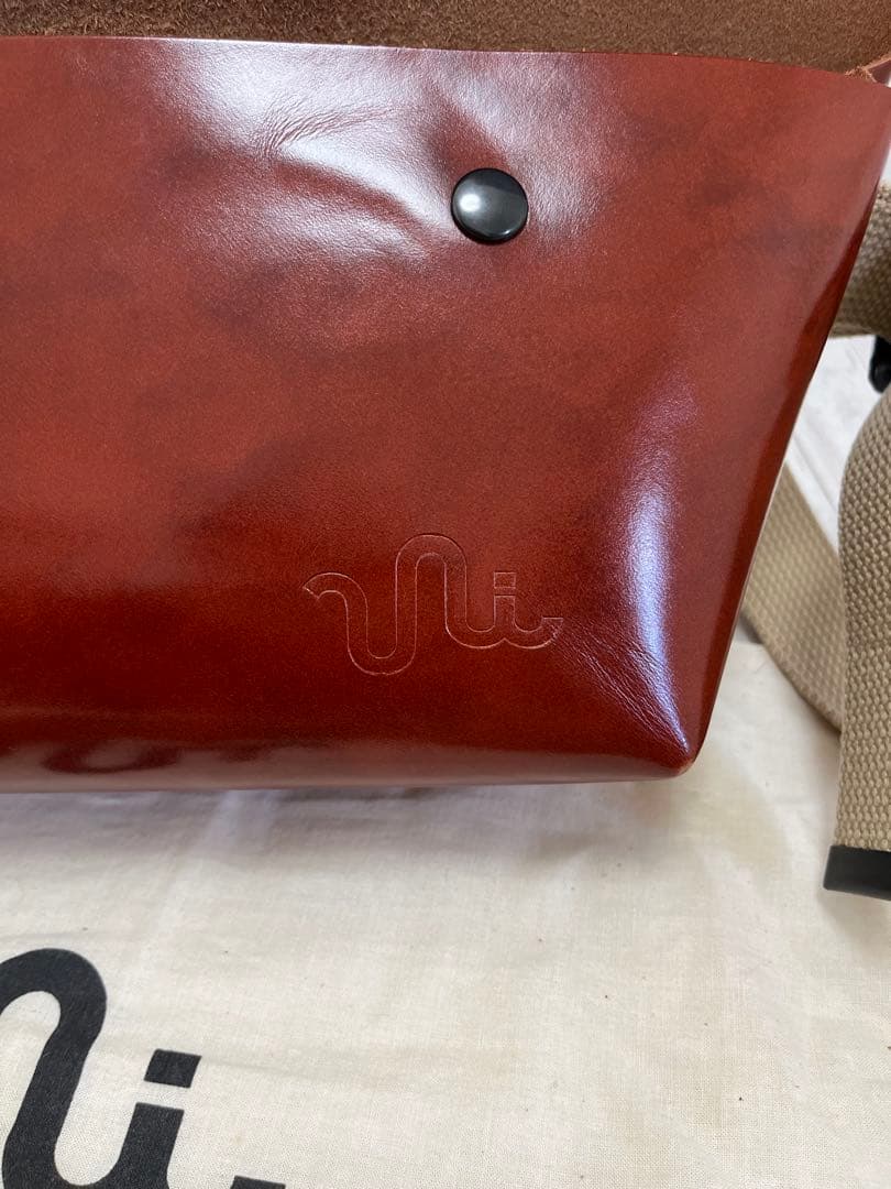 Uni&co. 牛革　メッセンジャーバッグ　キャメル　ショルダーバッグ