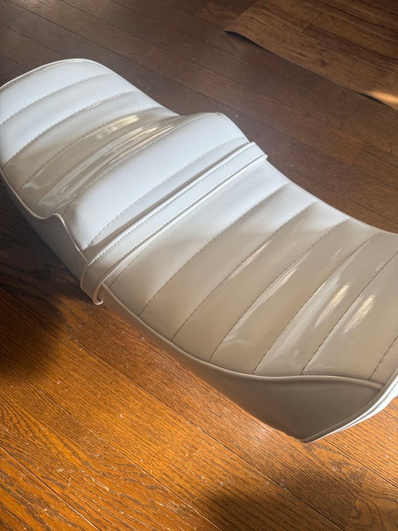 CBX400F タックロール 白エナメル