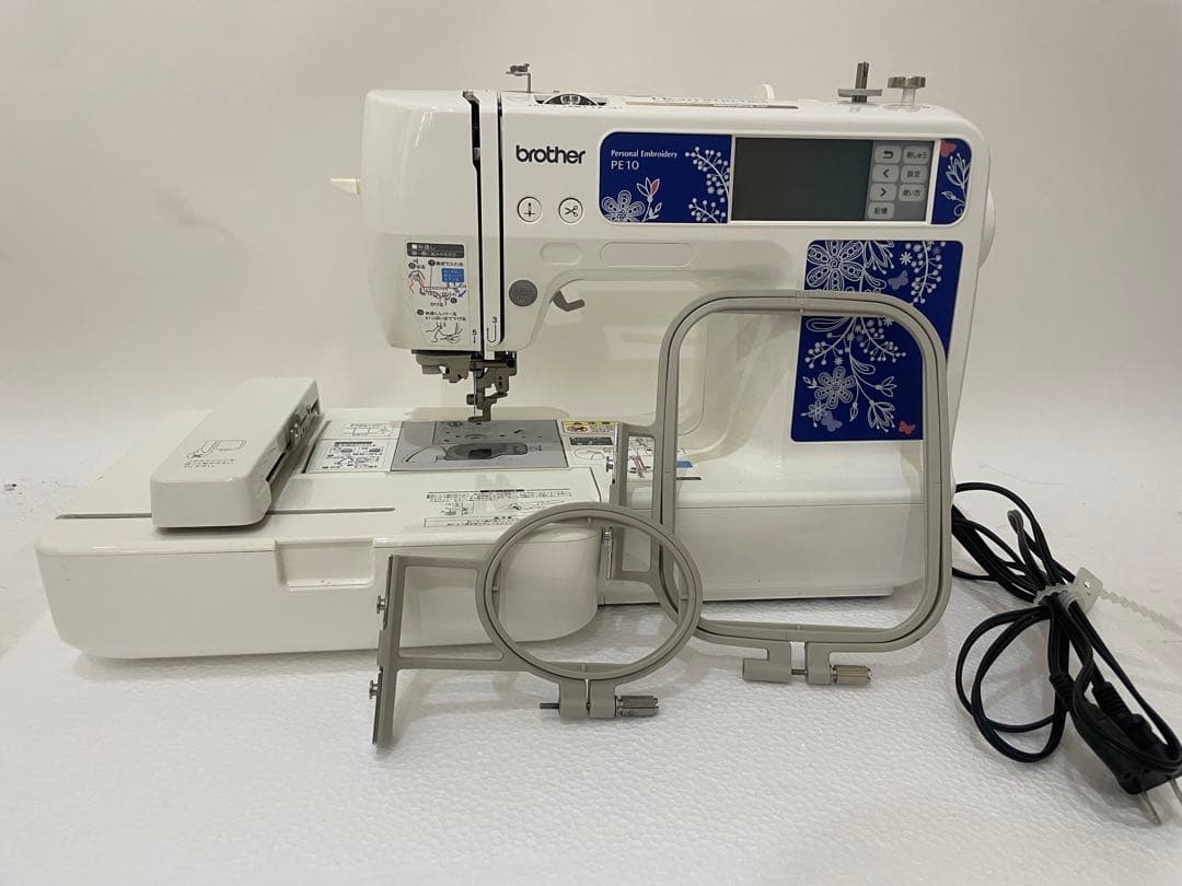 美品　brother 刺しゅう　専用　ミシン　PE10 純正枠　2つ　刺繍糸付