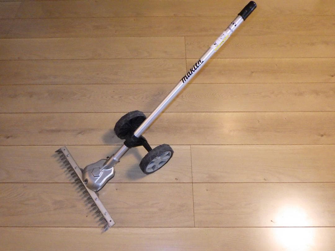 マキタ 18V 充電式スプリット草刈機 ＋グラウンドトリマアタッチメント