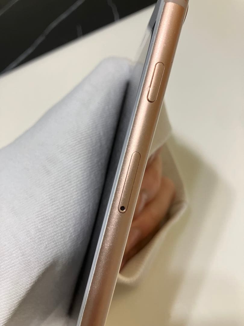 iPhone8 256GB SIMフリー バッテリ84% ロック解除済み