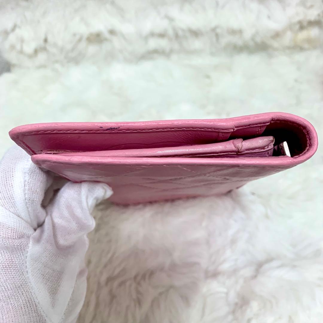 人気！可愛いピンク色のCHANEL カンボンライン 折り財布　Ｇカード 巾着付き