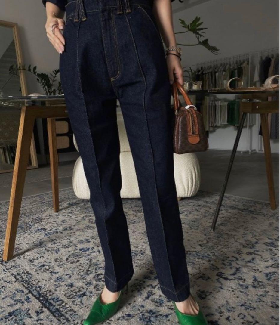 新品　AMERI アメリ　センタープレス ハイウェストストレートデニム　26 Ｌ