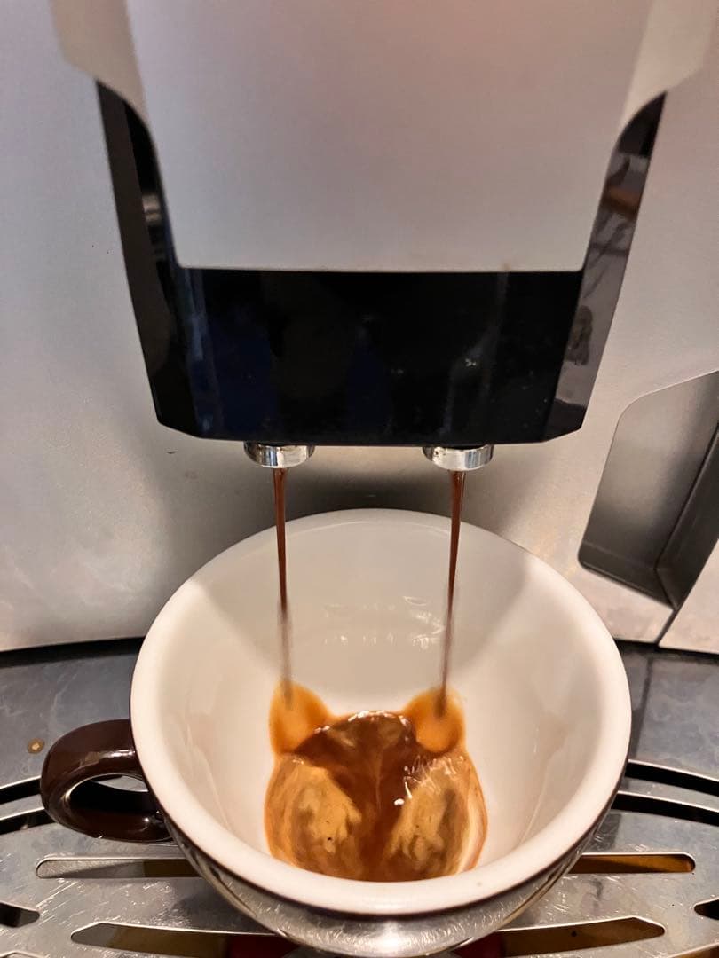 DeLonghi Magnifica 全自動コーヒーマシン