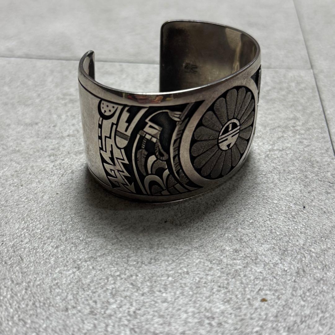 Bennett Kagenvema ホピ族 サンフェイスモチーフ バングル