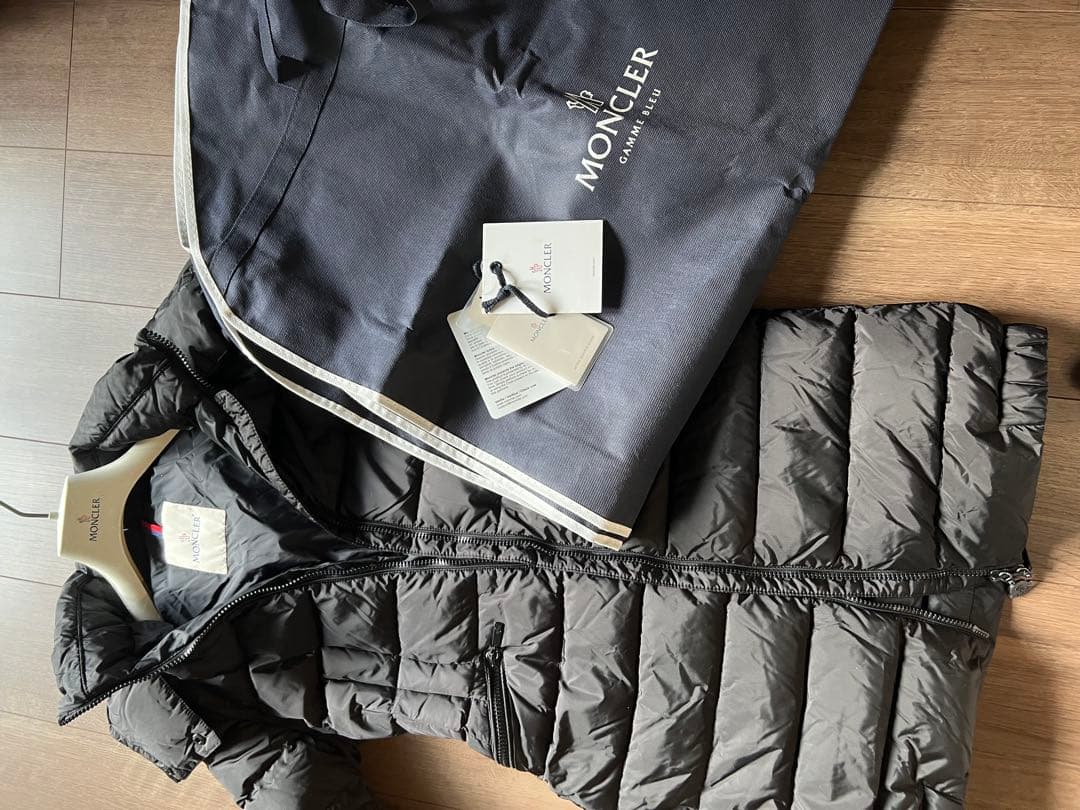 MONCLER ブラック ダウンジャケット フード付き シャーパル 00