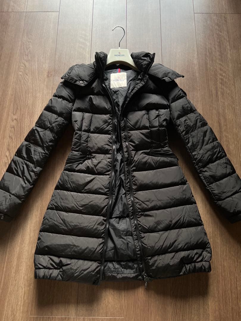 MONCLER ブラック ダウンジャケット フード付き シャーパル 00