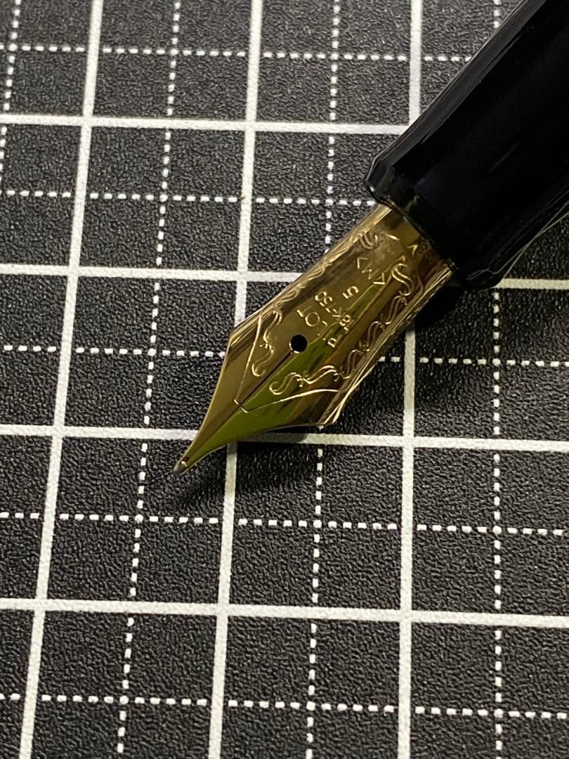 PILOT CUSTOM 74 ベスト型　万年筆　字幅M