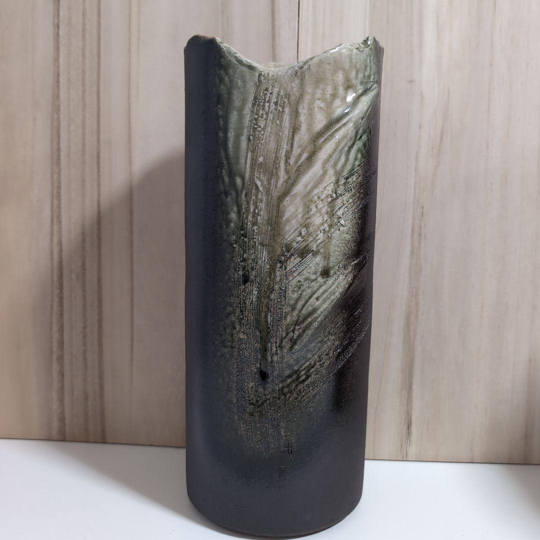 グレーと緑の陶器製花瓶 信楽焼